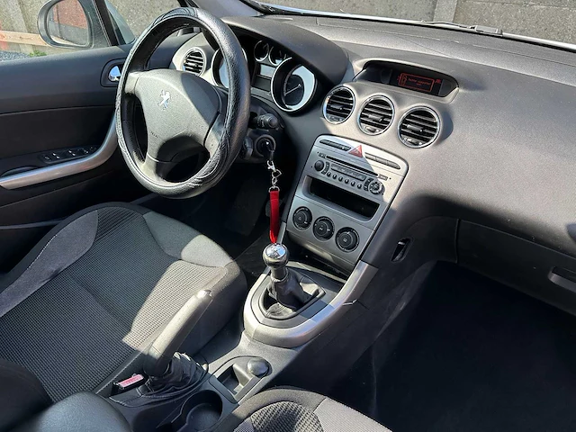 Peugeot - 308 - personenauto - afbeelding 4 van  15