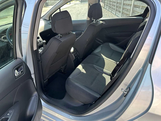 Peugeot - 308 - personenauto - afbeelding 9 van  15
