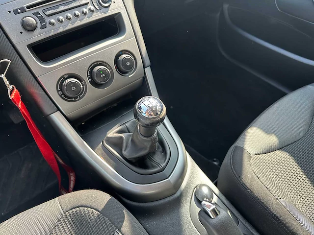 Peugeot - 308 - personenauto - afbeelding 13 van  15
