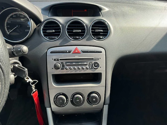 Peugeot - 308 - personenauto - afbeelding 14 van  15