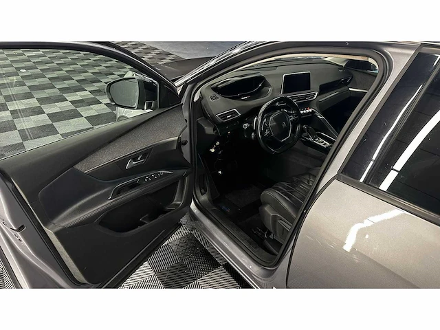 Peugeot - 5008 - gt-line - personenauto - afbeelding 3 van  31