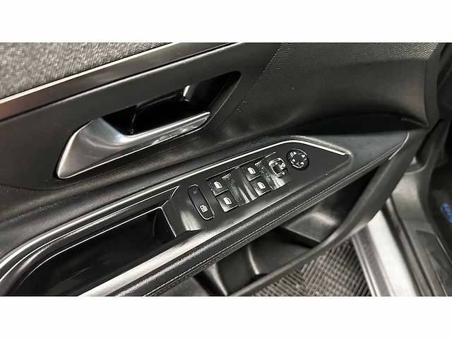 Peugeot - 5008 - gt-line - personenauto - afbeelding 4 van  31