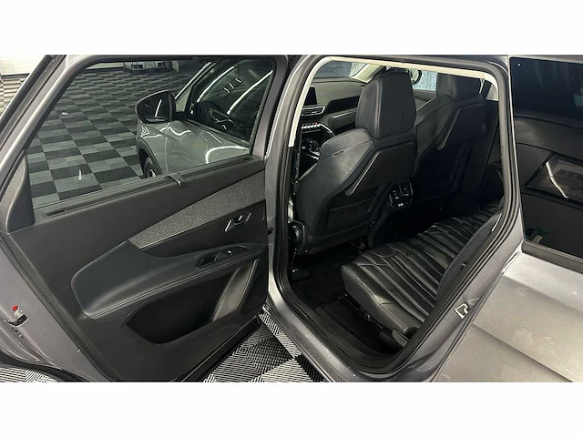 Peugeot - 5008 - gt-line - personenauto - afbeelding 8 van  31