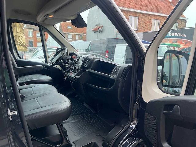 Peugeot - boxer - y - van - afbeelding 4 van  19
