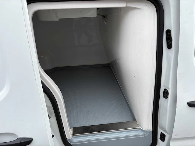 Peugeot - partner - koelwagen - afbeelding 8 van  24