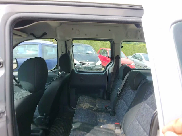 Peugeot - partner - personenauto - 2001 - afbeelding 8 van  9