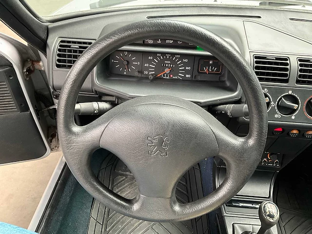 Peugeot - personenauto - afbeelding 16 van  27