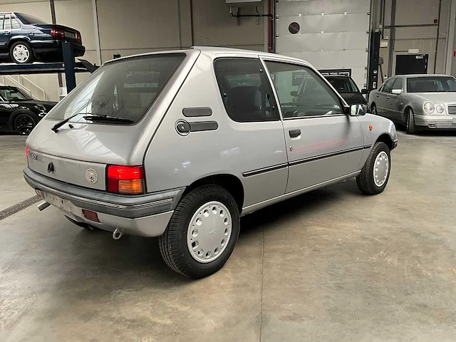 Peugeot - personenauto - afbeelding 23 van  27