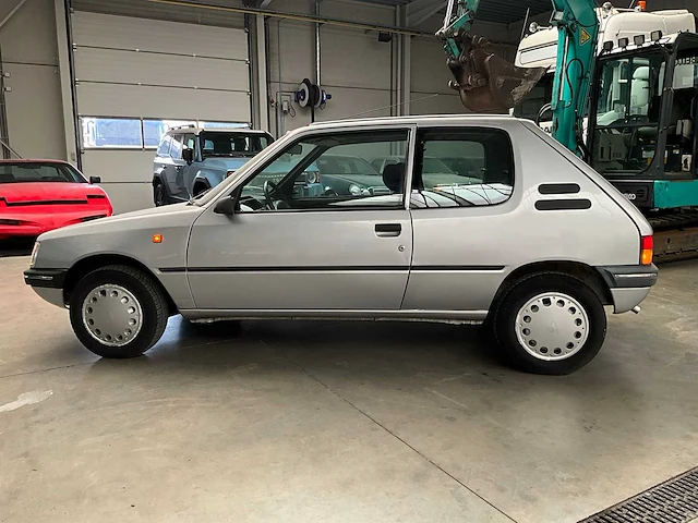 Peugeot - personenauto - afbeelding 26 van  27