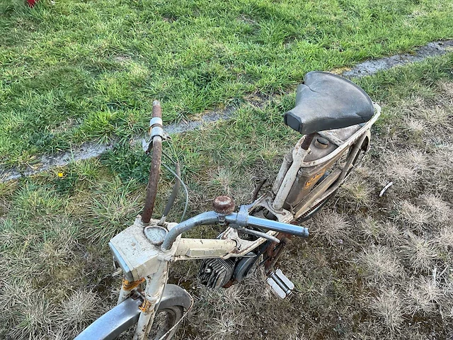 Peugeot 102 brommer - afbeelding 2 van  14