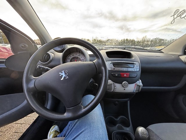 Peugeot 107 1.0i 12v trendy,2008 - afbeelding 2 van  27