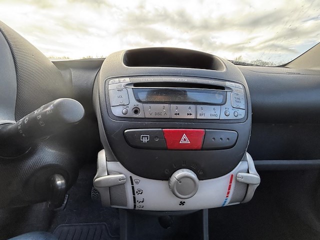 Peugeot 107 1.0i 12v trendy,2008 - afbeelding 3 van  27