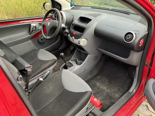 Peugeot 107 personenauto benzine - afbeelding 11 van  22