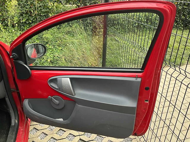 Peugeot 107 personenauto benzine - afbeelding 12 van  22