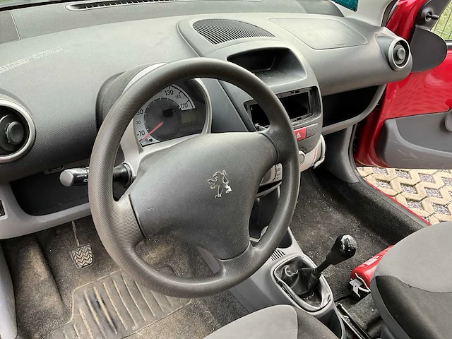 Peugeot 107 personenauto benzine - afbeelding 17 van  22