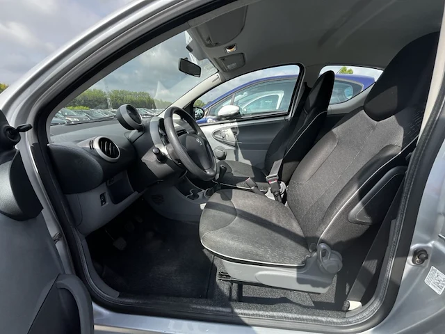 Peugeot 107,2010 - afbeelding 7 van  31