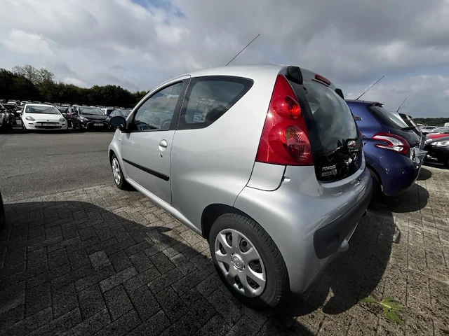 Peugeot 107,2010 - afbeelding 28 van  31