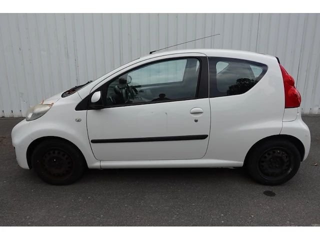 Peugeot 107 - afbeelding 1 van  15