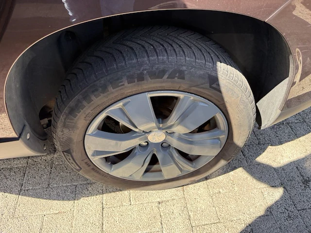 Peugeot 2008 1.2i puretech allure s&s 82, 2015 - afbeelding 18 van  25