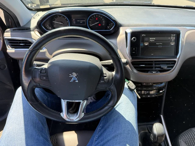 Peugeot 2008 1.2i puretech allure s&s 82, 2015 - afbeelding 8 van  25