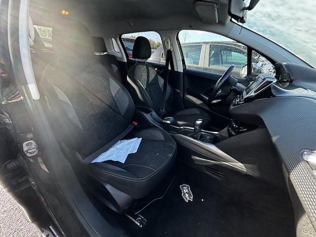 Peugeot 2008 1.2i puretech style,2017 - afbeelding 17 van  29