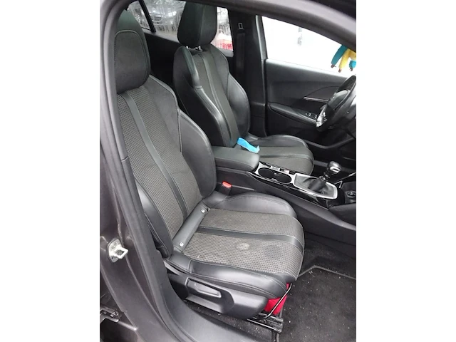 Peugeot 2008 - afbeelding 14 van  42