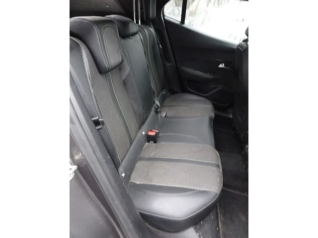 Peugeot 2008 - afbeelding 18 van  42