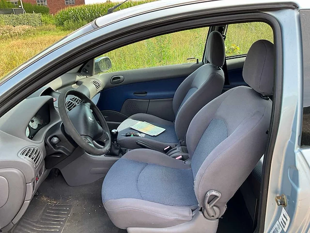 Peugeot 206 personenauto - afbeelding 10 van  27