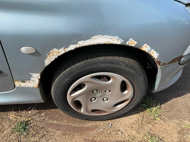 Peugeot 206 personenauto - afbeelding 14 van  27