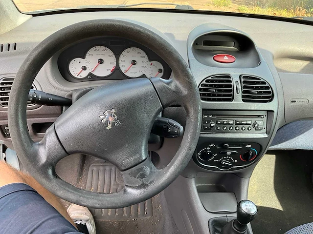 Peugeot 206 personenauto - afbeelding 19 van  27