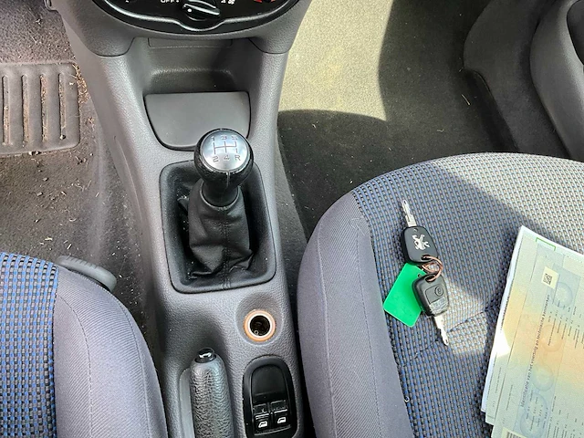 Peugeot 206 personenauto - afbeelding 20 van  27