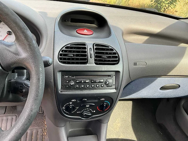 Peugeot 206 personenauto - afbeelding 21 van  27