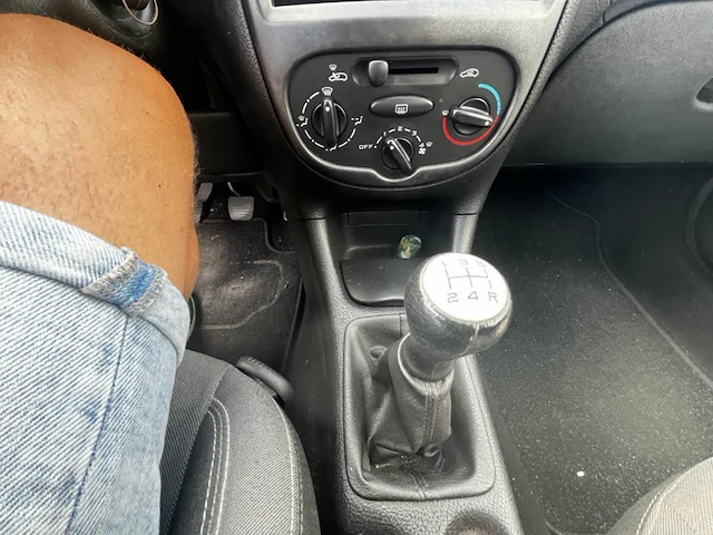Peugeot 206 phase 2 1.4i urban 75,2007 - afbeelding 26 van  26