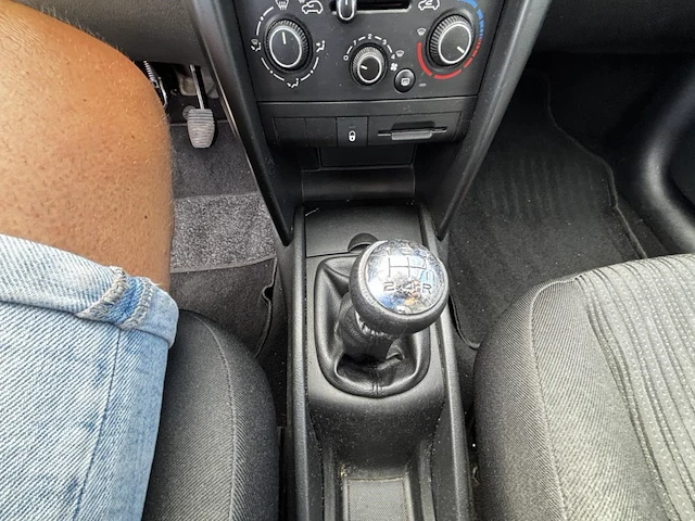 Peugeot 207 1.4i urban 73,2011 - afbeelding 3 van  34