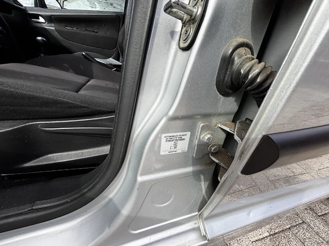 Peugeot 207 1.4i urban 73,2011 - afbeelding 10 van  34