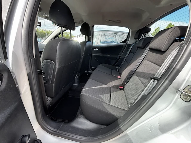 Peugeot 207 1.4i urban 73,2011 - afbeelding 11 van  34