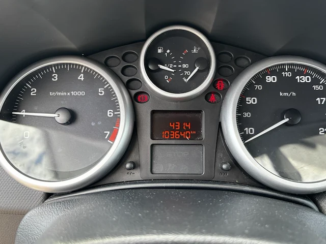 Peugeot 207 1.4i urban 73,2011 - afbeelding 32 van  34