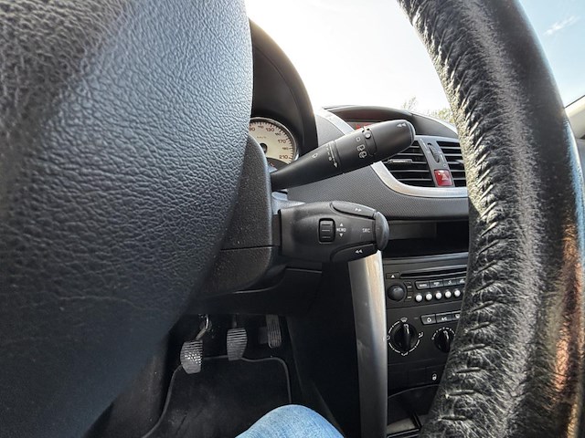 Peugeot 207 1.6 hdi trendy,2006 - afbeelding 10 van  35