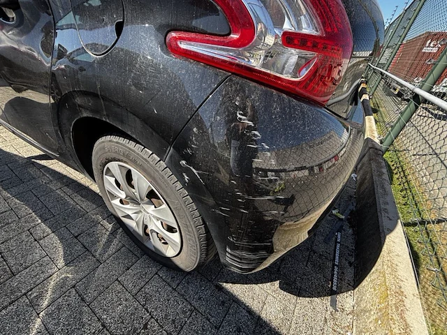 Peugeot 208 1.0i like 68, 2014 - afbeelding 29 van  31