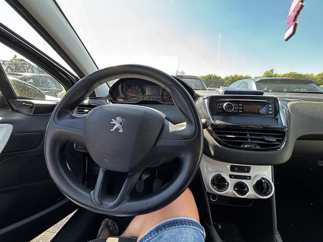 Peugeot 208 1.0i like 68, 2014 - afbeelding 7 van  31