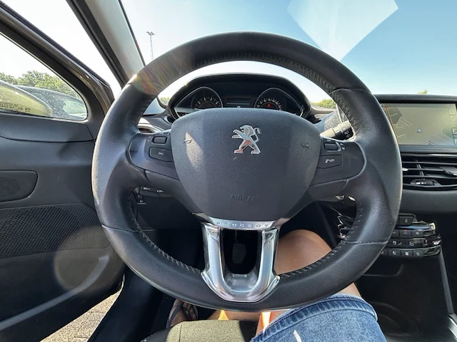 Peugeot 208 1.2i allure 82, 2014 - afbeelding 12 van  28
