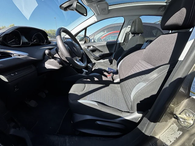 Peugeot 208 1.2i allure 82, 2014 - afbeelding 15 van  28