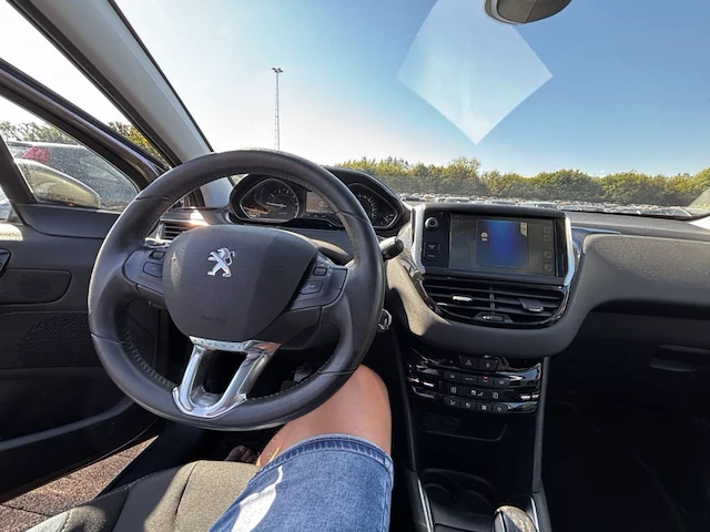 Peugeot 208 1.2i allure 82, 2014 - afbeelding 7 van  28