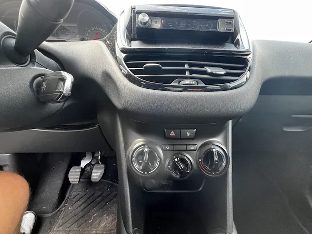 Peugeot 208 access,2010 - afbeelding 2 van  25