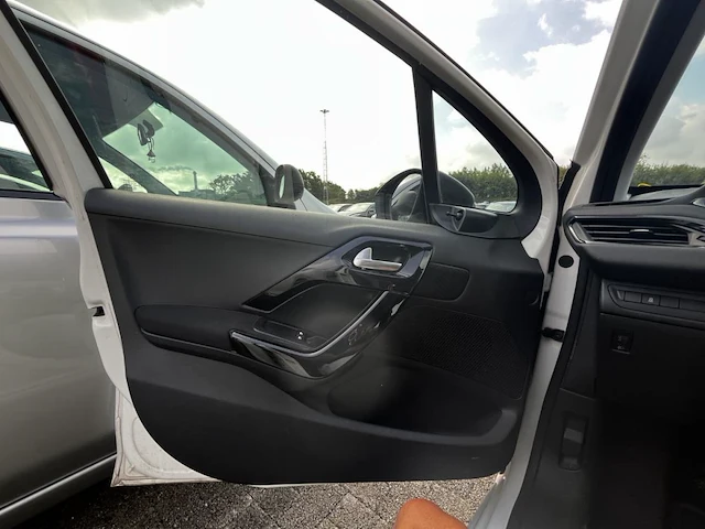 Peugeot 208 access,2010 - afbeelding 8 van  25