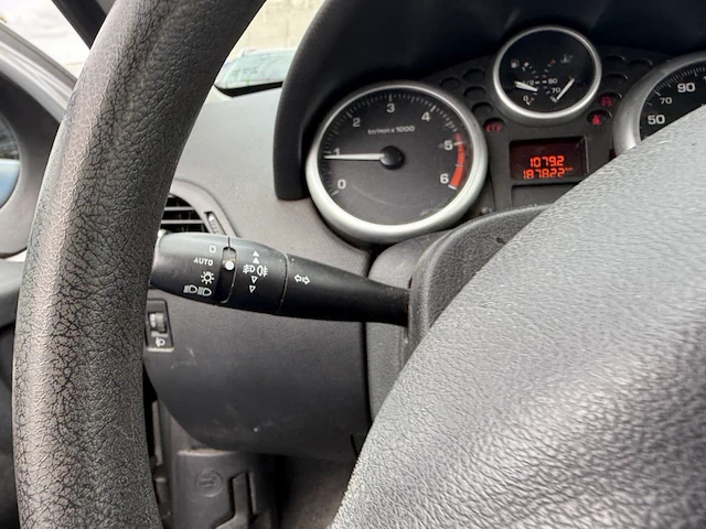 Peugeot 208,2011 - afbeelding 11 van  33