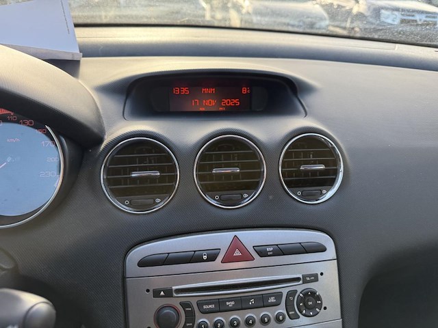 Peugeot 308 1.4i access,2013 - afbeelding 2 van  26