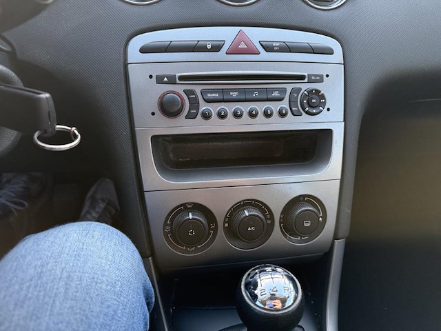 Peugeot 308 1.4i access,2013 - afbeelding 3 van  26