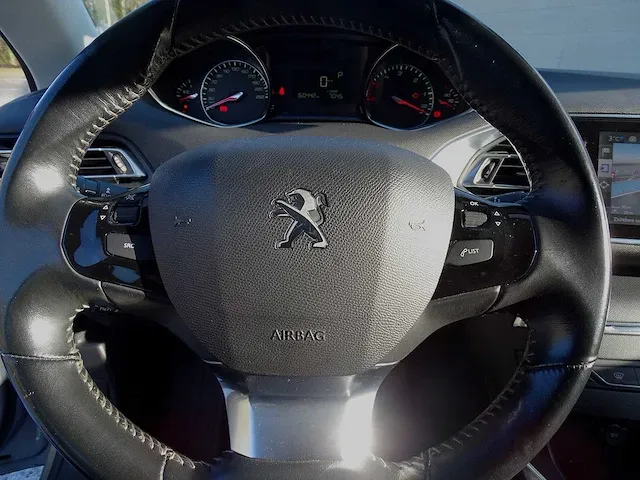 Peugeot 308 sw 1.6 e-hdi - afbeelding 38 van  50