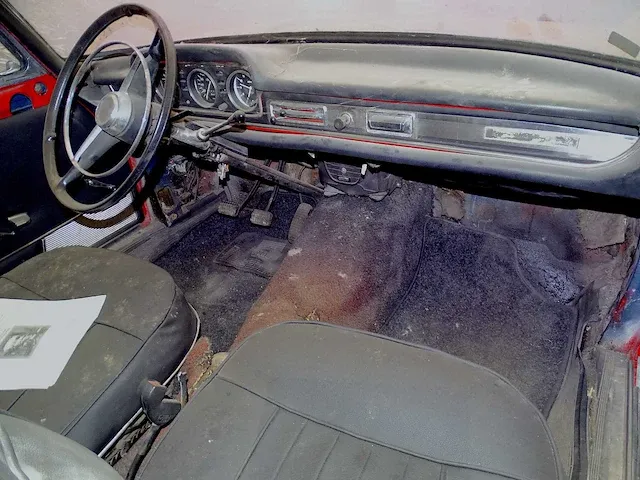 Peugeot 404 cabriolet (barn-find) - afbeelding 6 van  28